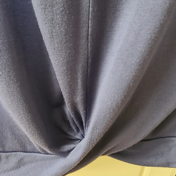 Women's  large Blu Pepper cold shoulder gray short sleeve top - Picture 7 of 7